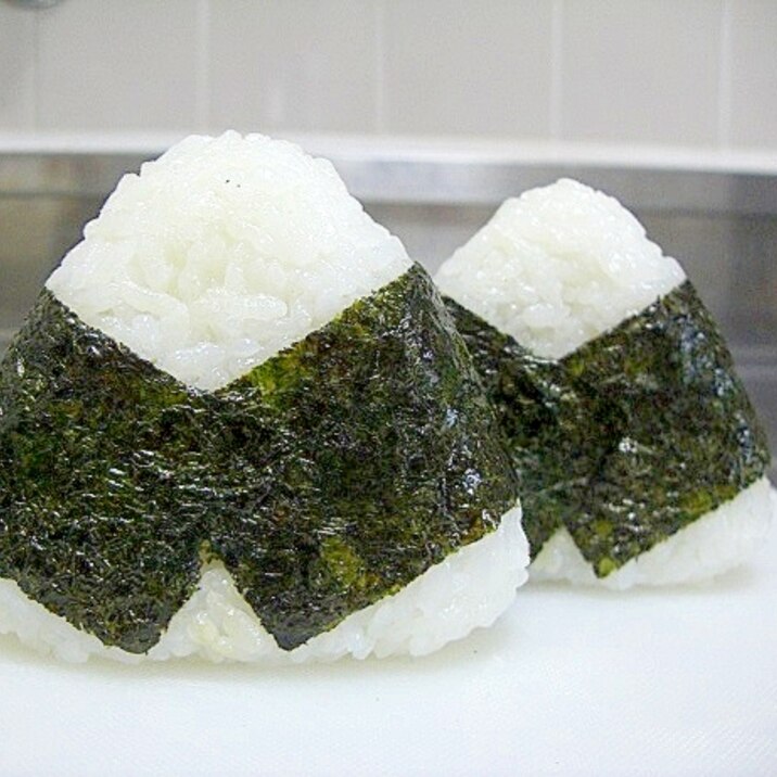 シーチキンマヨおにぎり レシピ 作り方 By Tiara M 楽天レシピ